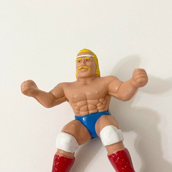 Vintage KO Thumb Wrestler Hulk Hogan WWF WCW Wrestling Toy - Picture 10 of 16